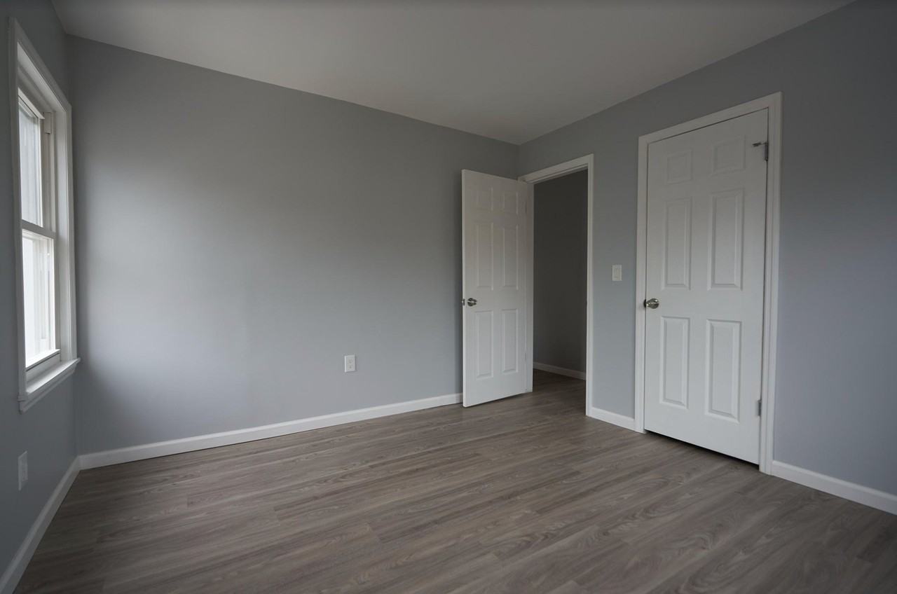 138 Hill St - Photo 6 of 12