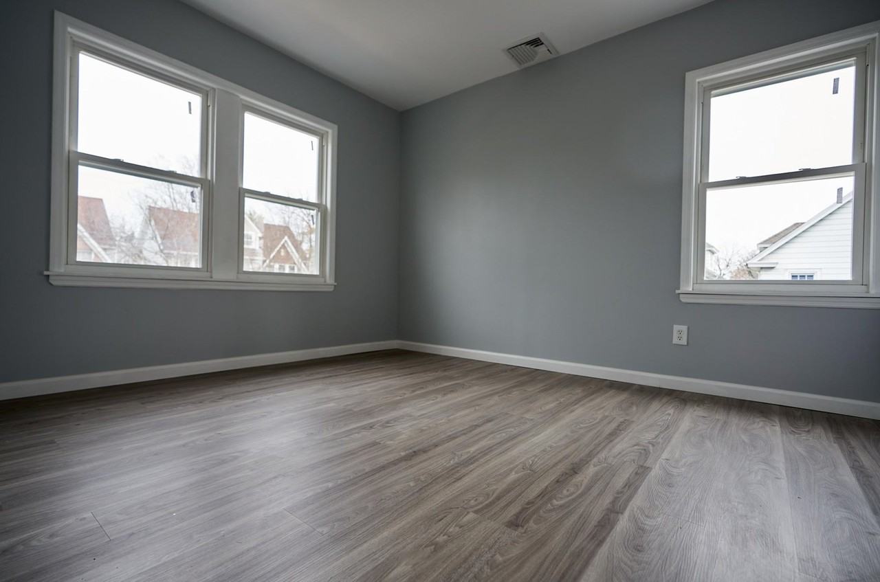 138 Hill St - Photo 7 of 12