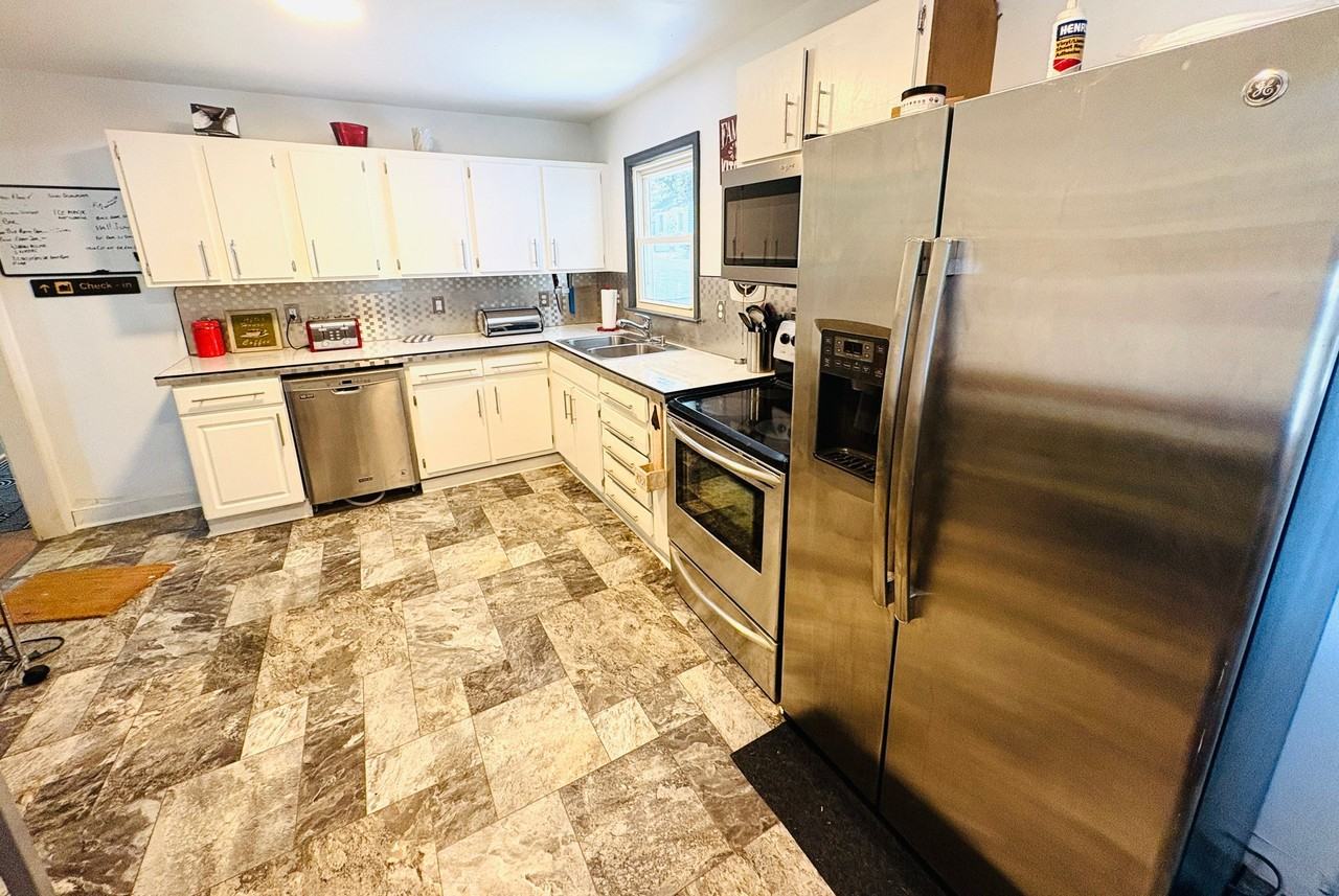 201 N Holly Ave - Photo 5 of 14
