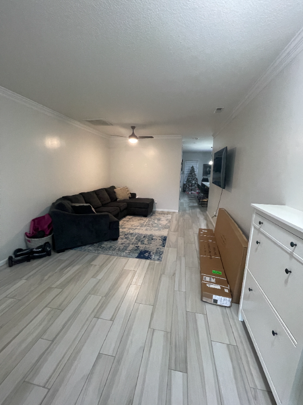 7007 Darby Ct - Photo 5 of 10