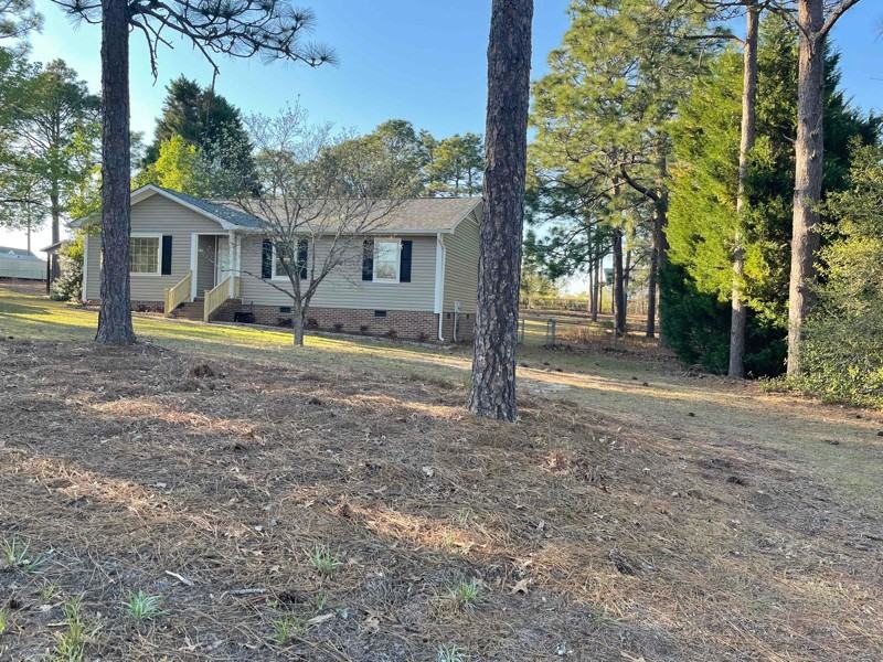1040 Wellington Dr - Photo 2 of 31