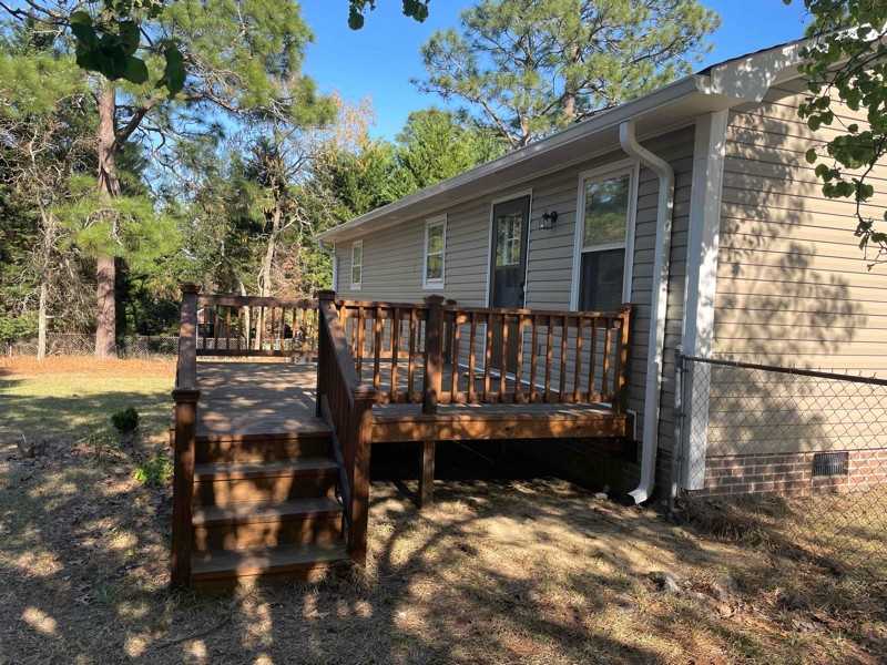 1040 Wellington Dr - Photo 4 of 31