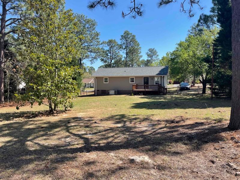 1040 Wellington Dr - Photo 6 of 31