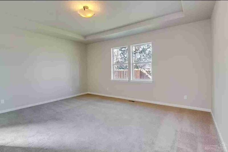 629 Nw Rimrock Dr - Photo 6 of 17