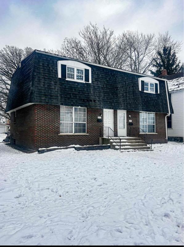 516 S Rosewood Ave - Photo 2 of 2