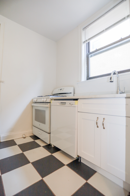 1631 W Lunt Ave #1 - Photo 5 of 11