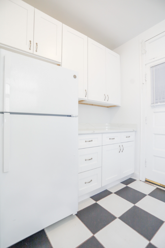 1631 W Lunt Ave #1 - Photo 6 of 11
