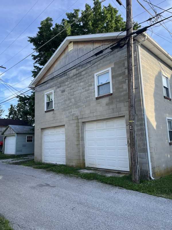 536 S Franklin St - Photo 4 of 14