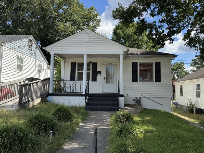 319 Arlington Pl - Photo 2 of 11