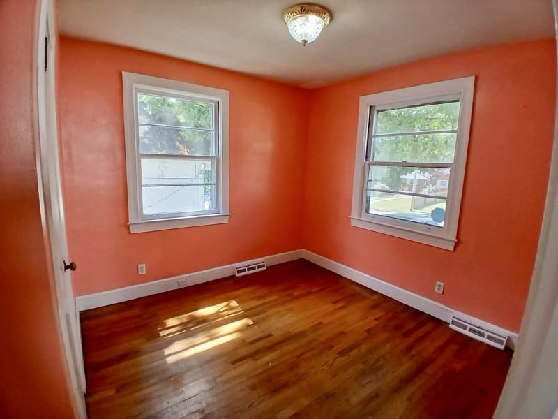 319 Arlington Pl - Photo 6 of 11