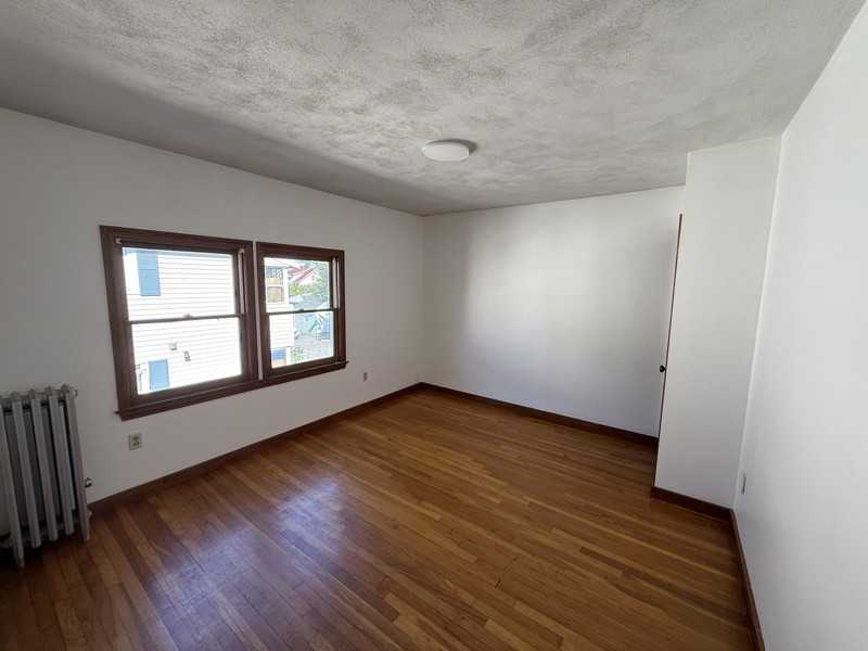 374 Riverside Ave - Photo 5 of 12