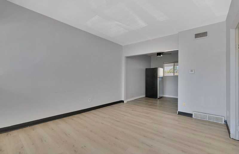 474 E Norwich Ave #E - Photo 2 of 18