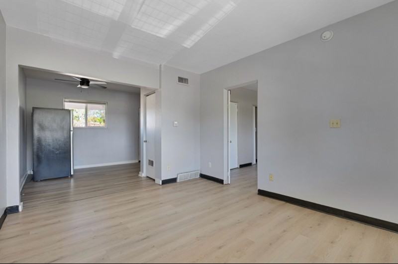474 E Norwich Ave #E - Photo 4 of 18