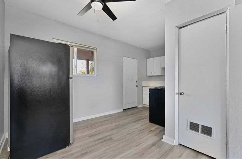 474 E Norwich Ave #E - Photo 5 of 18