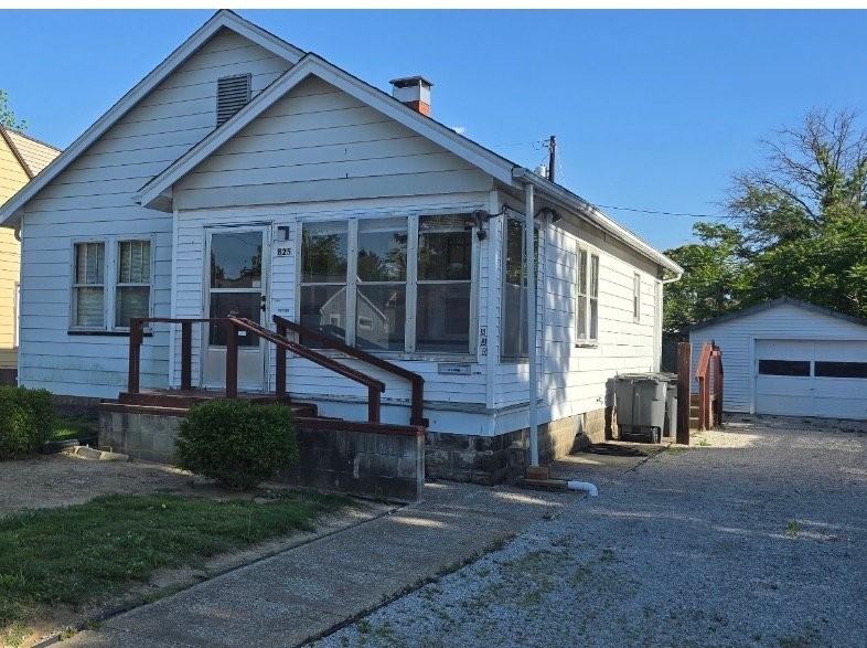825 Negley Ave - Photo 2 of 9