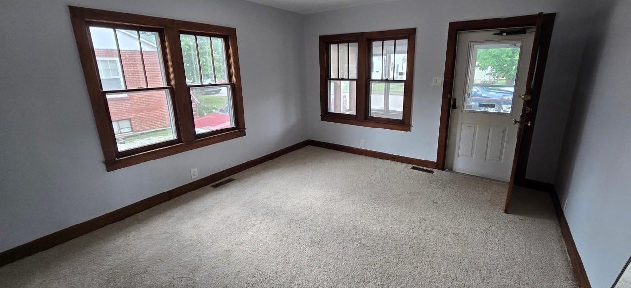 825 Negley Ave - Photo 7 of 9