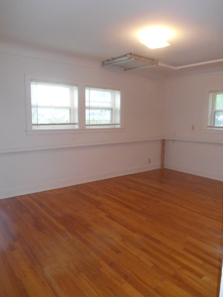 902 Grand Avenue - Photo 3 of 22
