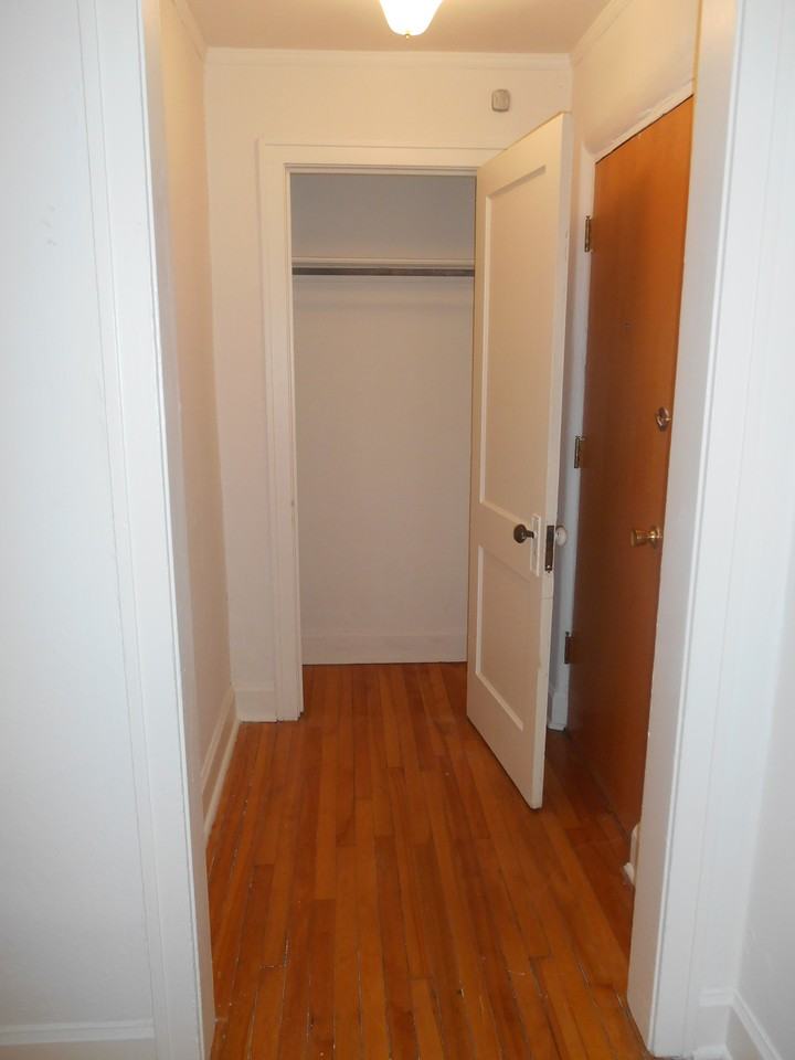 902 Grand Avenue - Photo 4 of 22
