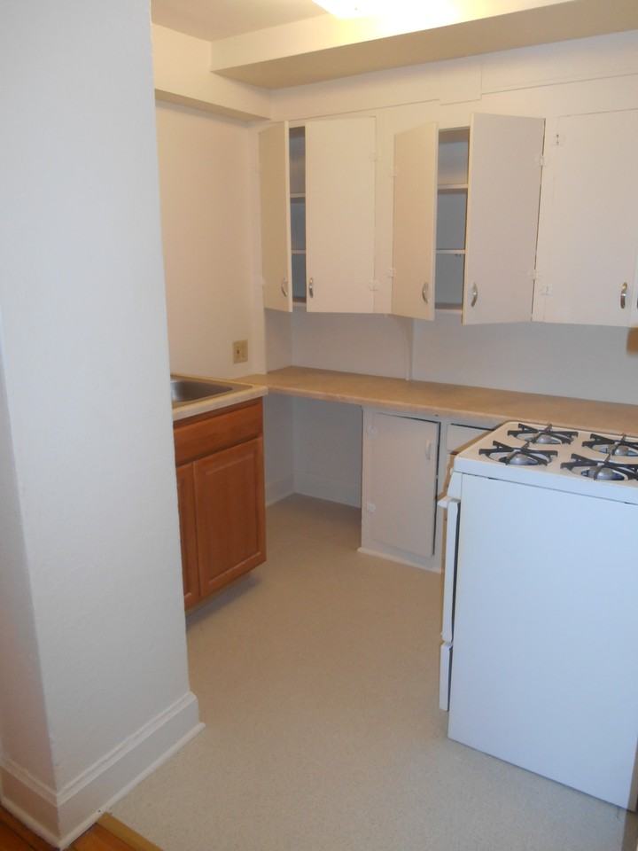 902 Grand Avenue - Photo 7 of 22