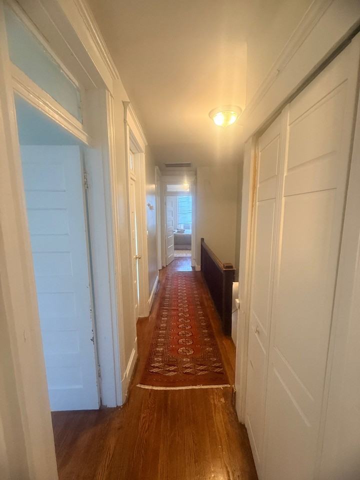 1216 E St Ne - Photo 7 of 15