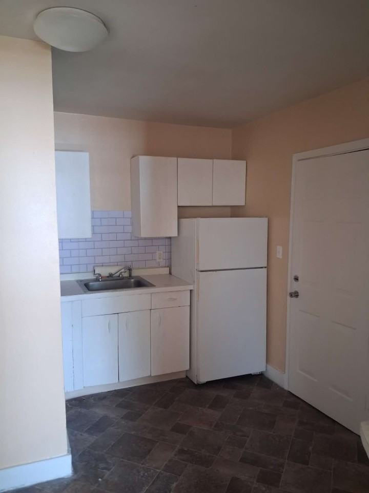1602 Howard Ave #1 - Photo 6 of 7