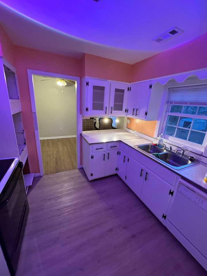 5925 Washington Ave - Photo 4 of 9