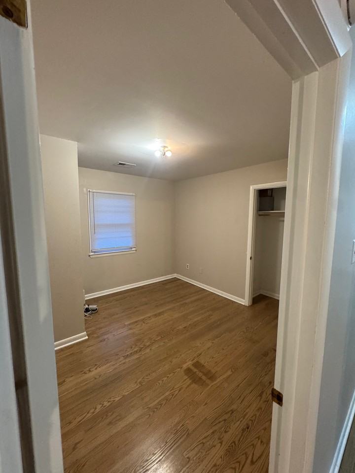 5925 Washington Ave - Photo 6 of 9