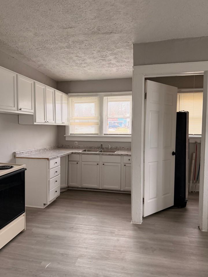 156 Arthur Ave #1 - Photo 4 of 8