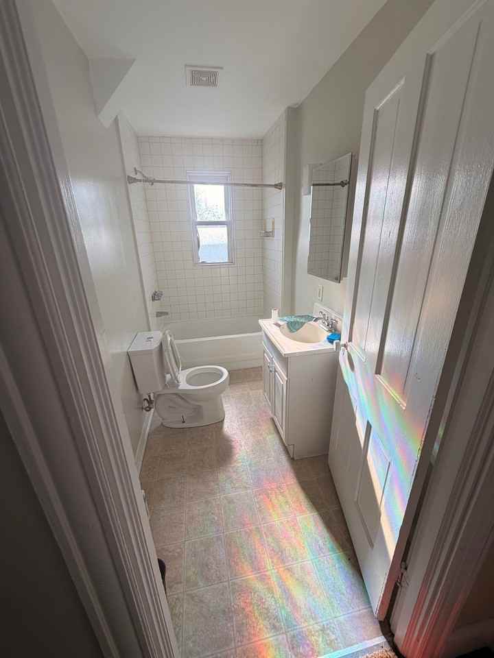 121 Lucknow Rd - Photo 6 of 13