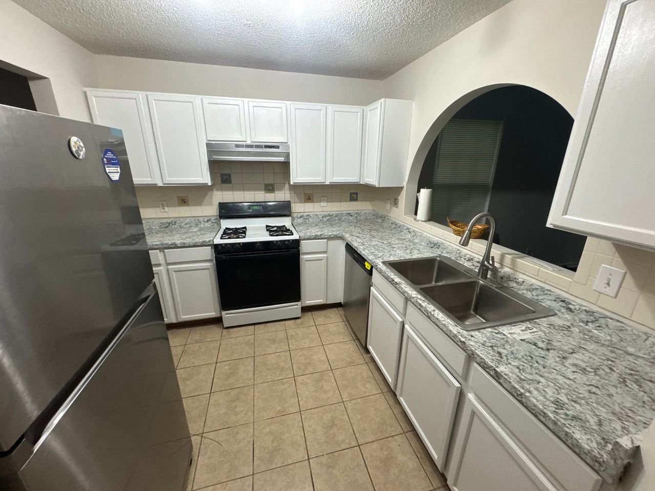 4091 Mistymorn Ln - Photo 3 of 6