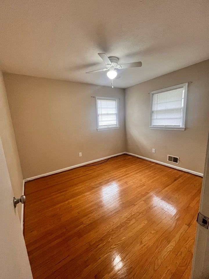1133 Lincoln Ave - Photo 3 of 11