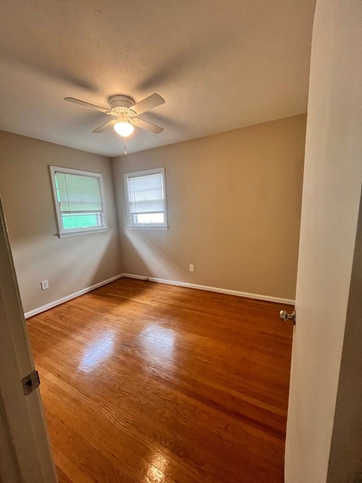 1133 Lincoln Ave - Photo 6 of 11