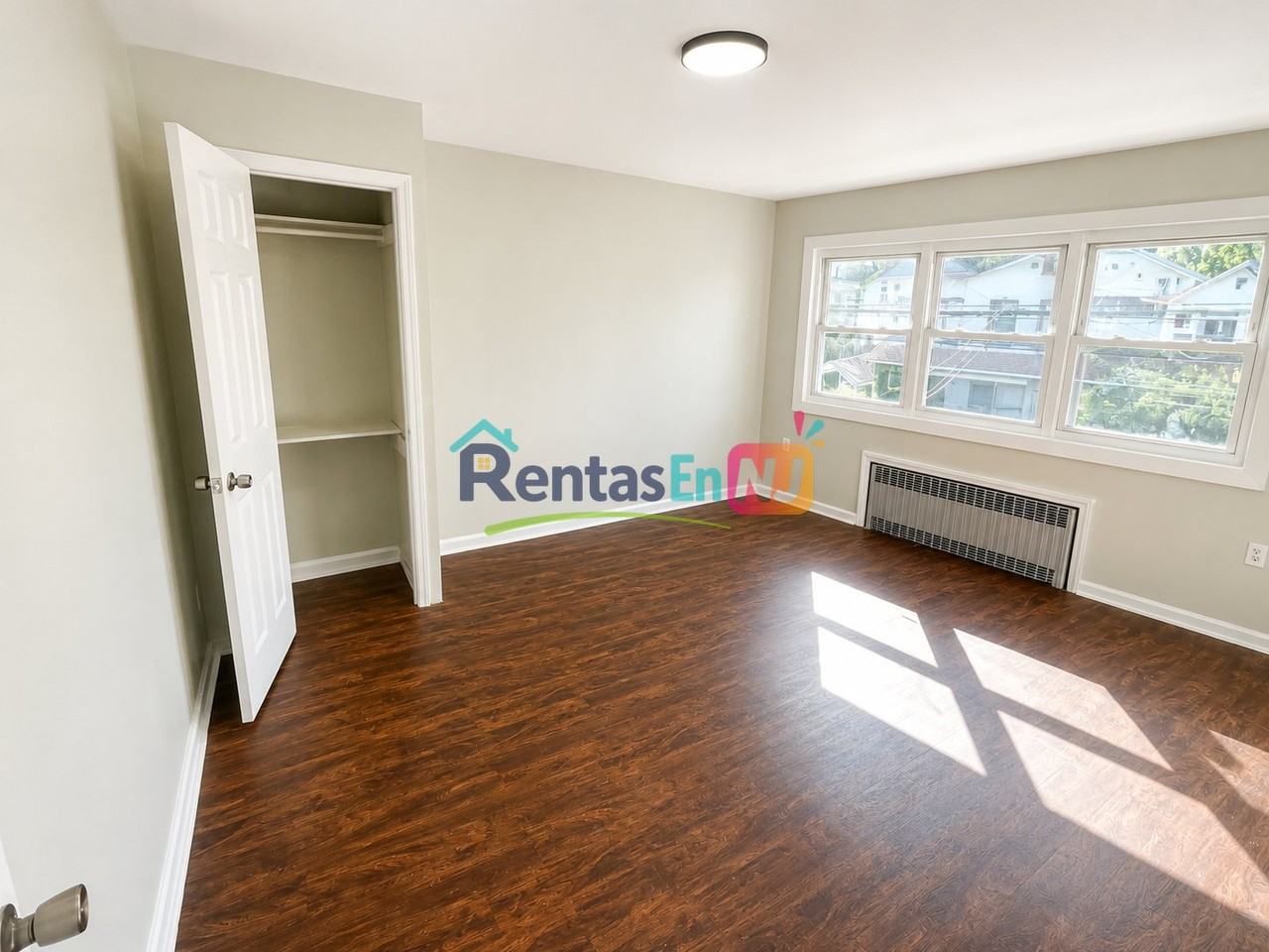 809 Summer Ave #2 - Photo 2 of 6