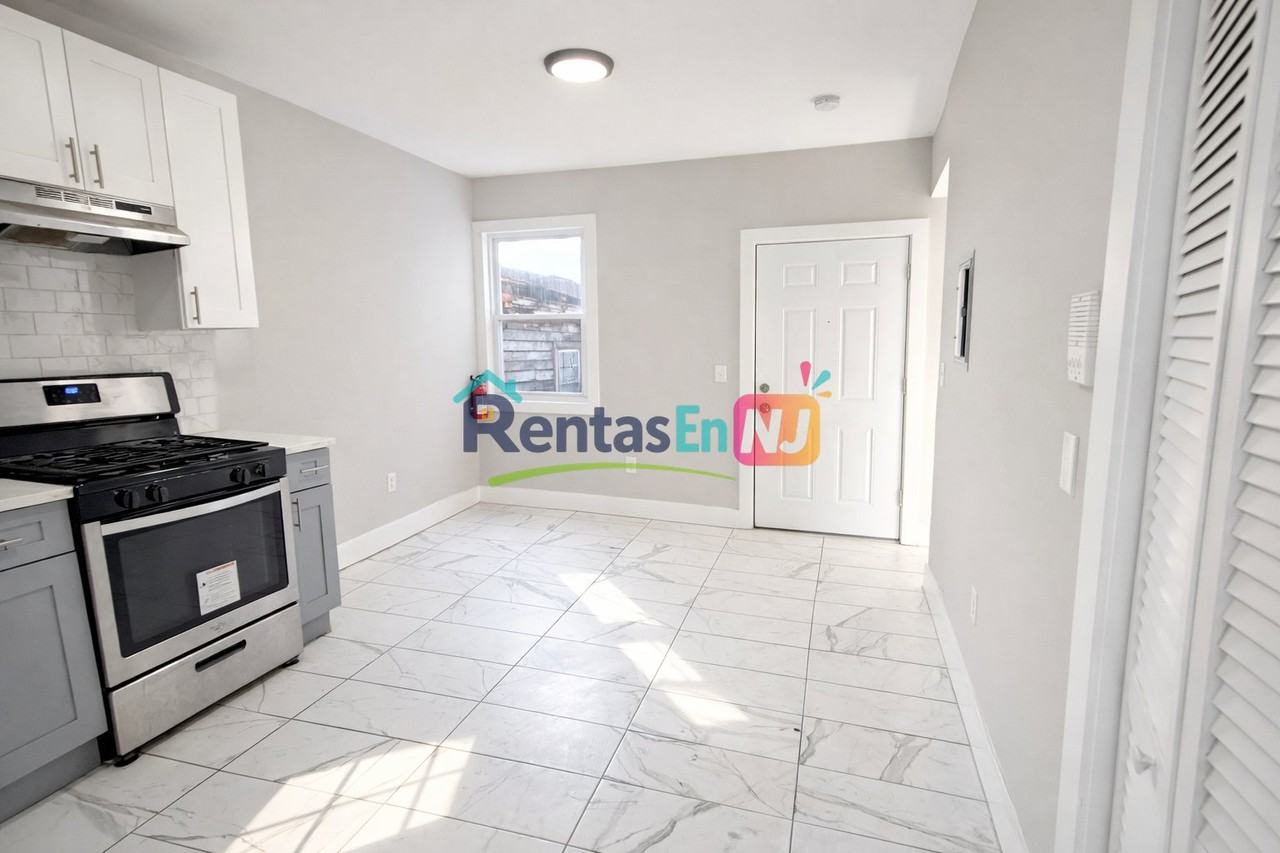 494 S 18th St #3 - Photo 6 of 7