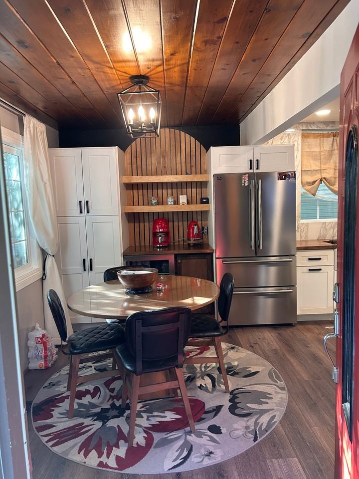 785 Lords Ln - Photo 2 of 19