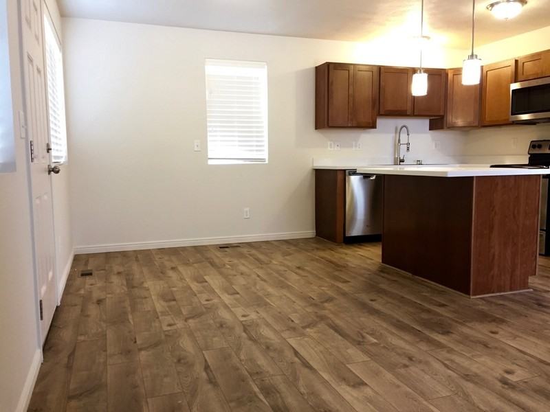 743 S Roberta St #1 - Photo 5 of 18