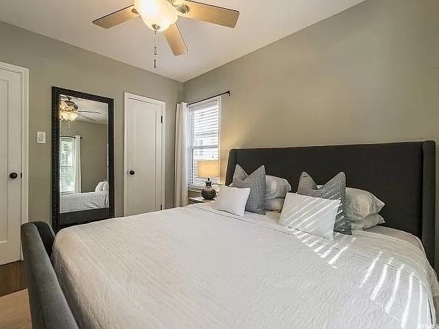 2642 S Filmore St - Photo 4 of 15