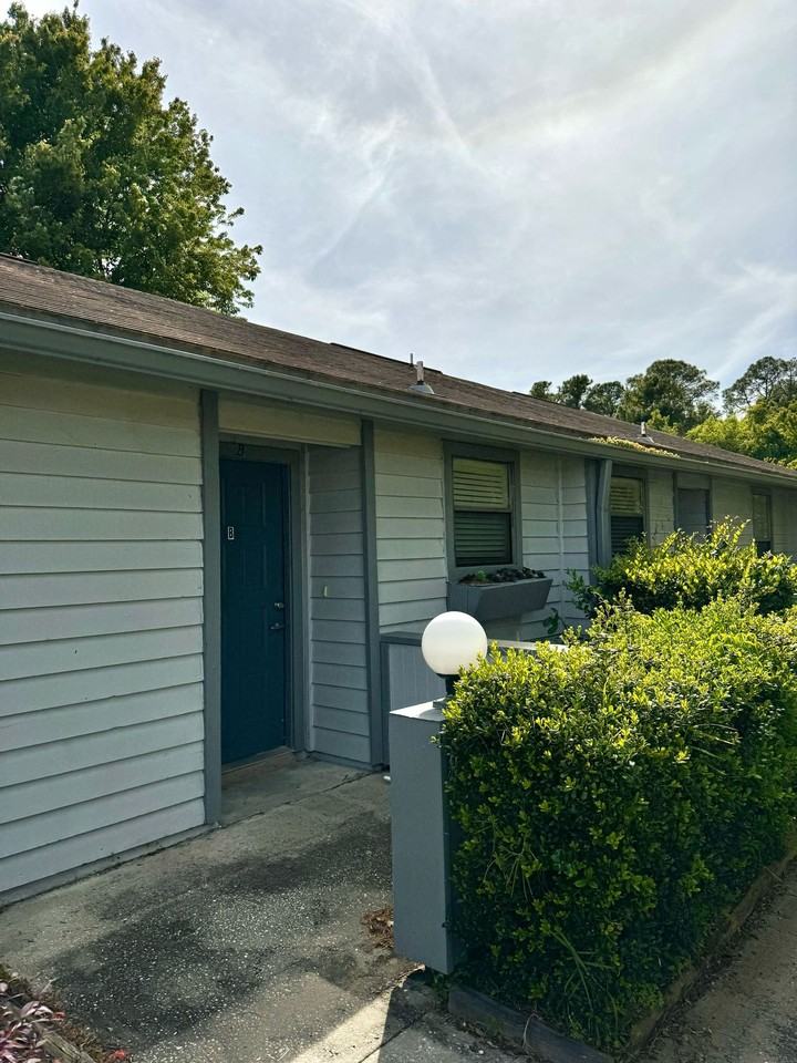 1278 Montecello Dr #B - Photo 5 of 15