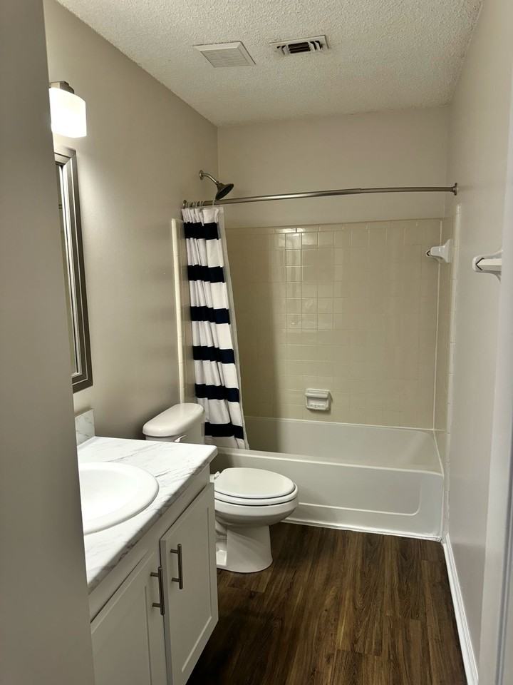 1278 Montecello Dr #B - Photo 4 of 15