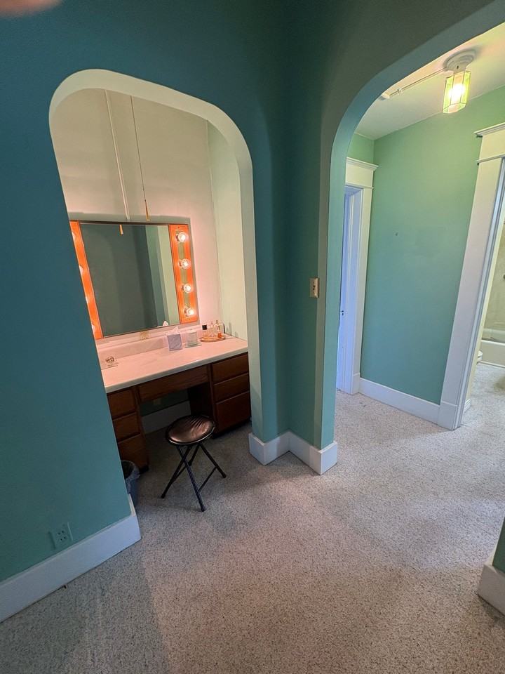 1210 N Vermilion St #1 - Photo 5 of 11