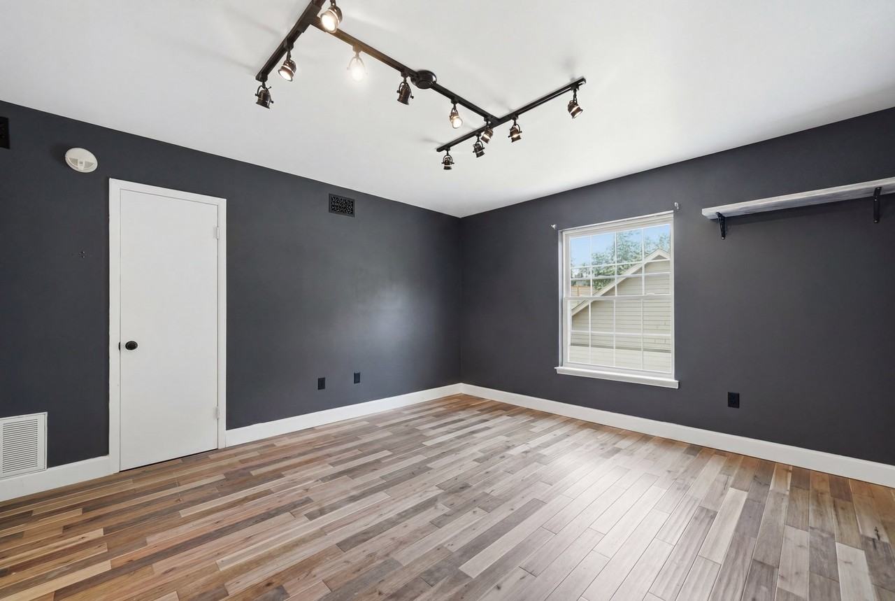 1737 Bayshore Dr - Photo 6 of 11