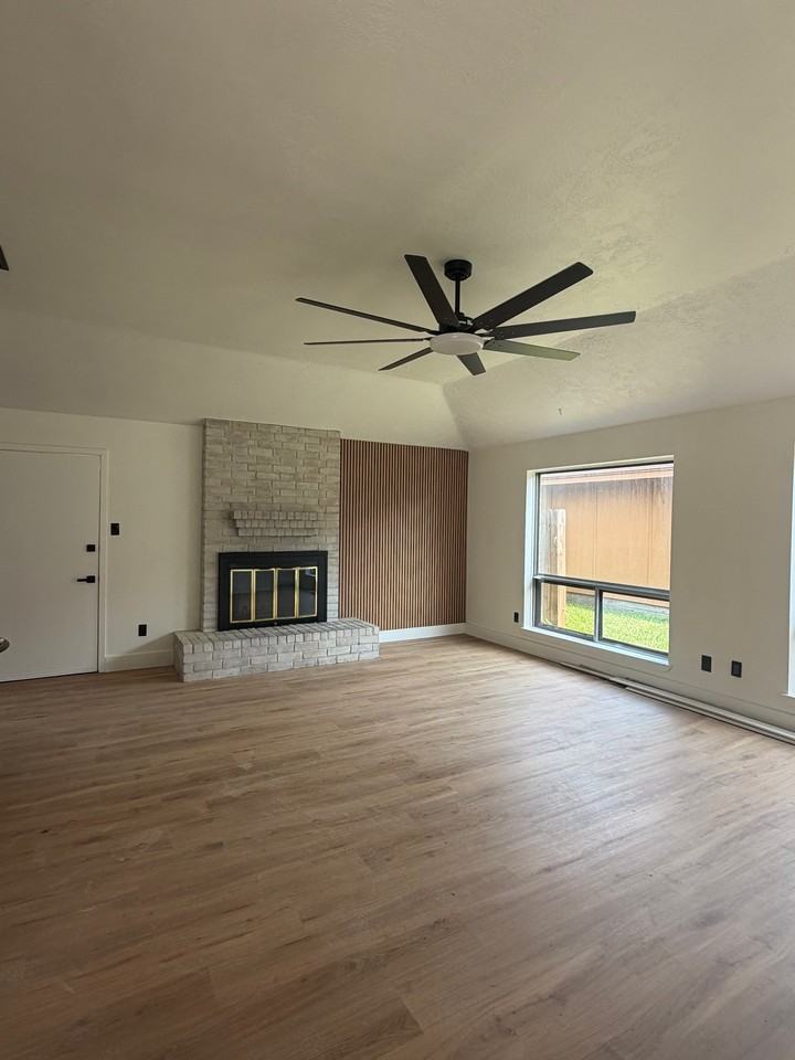20122 Lions Gate Dr - Photo 3 of 9