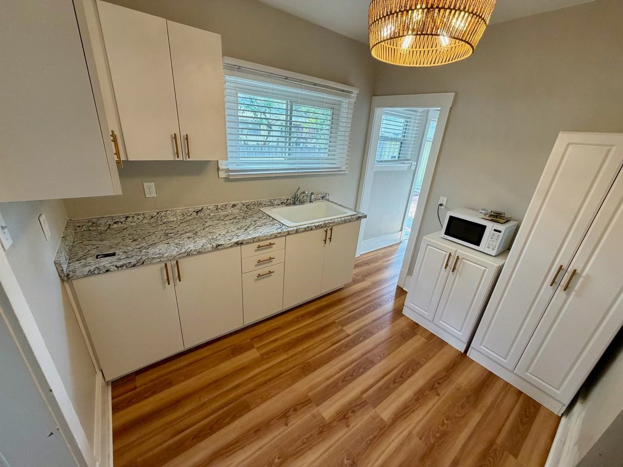 441 W Church St - Photo 5 of 16