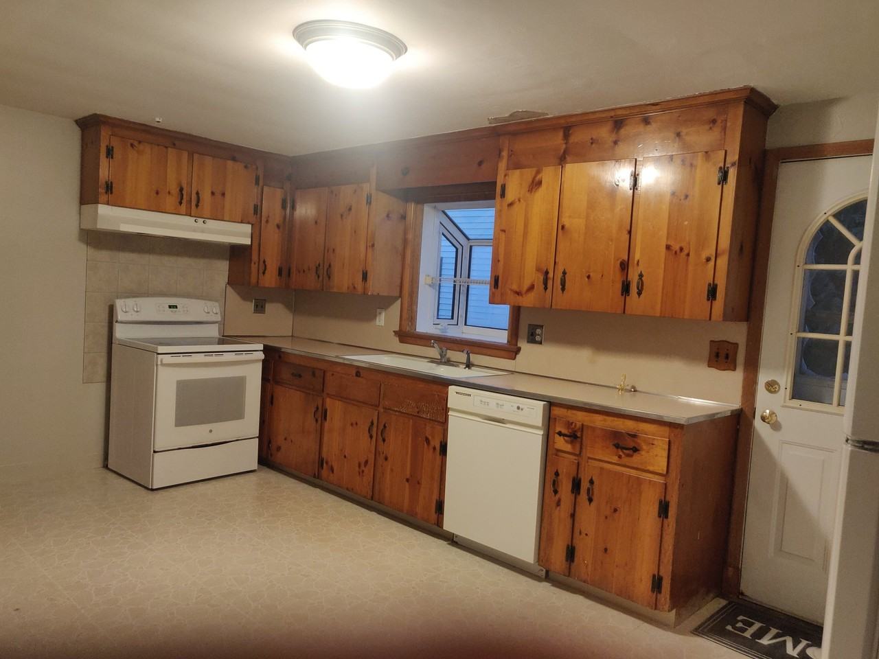 4 Carlson Ct #2 - Photo 7 of 14