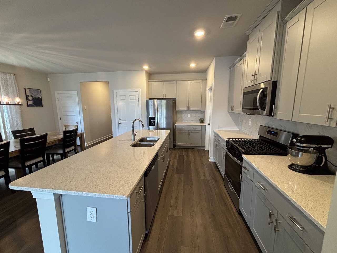 702 Whitebark Dr - Photo 4 of 18
