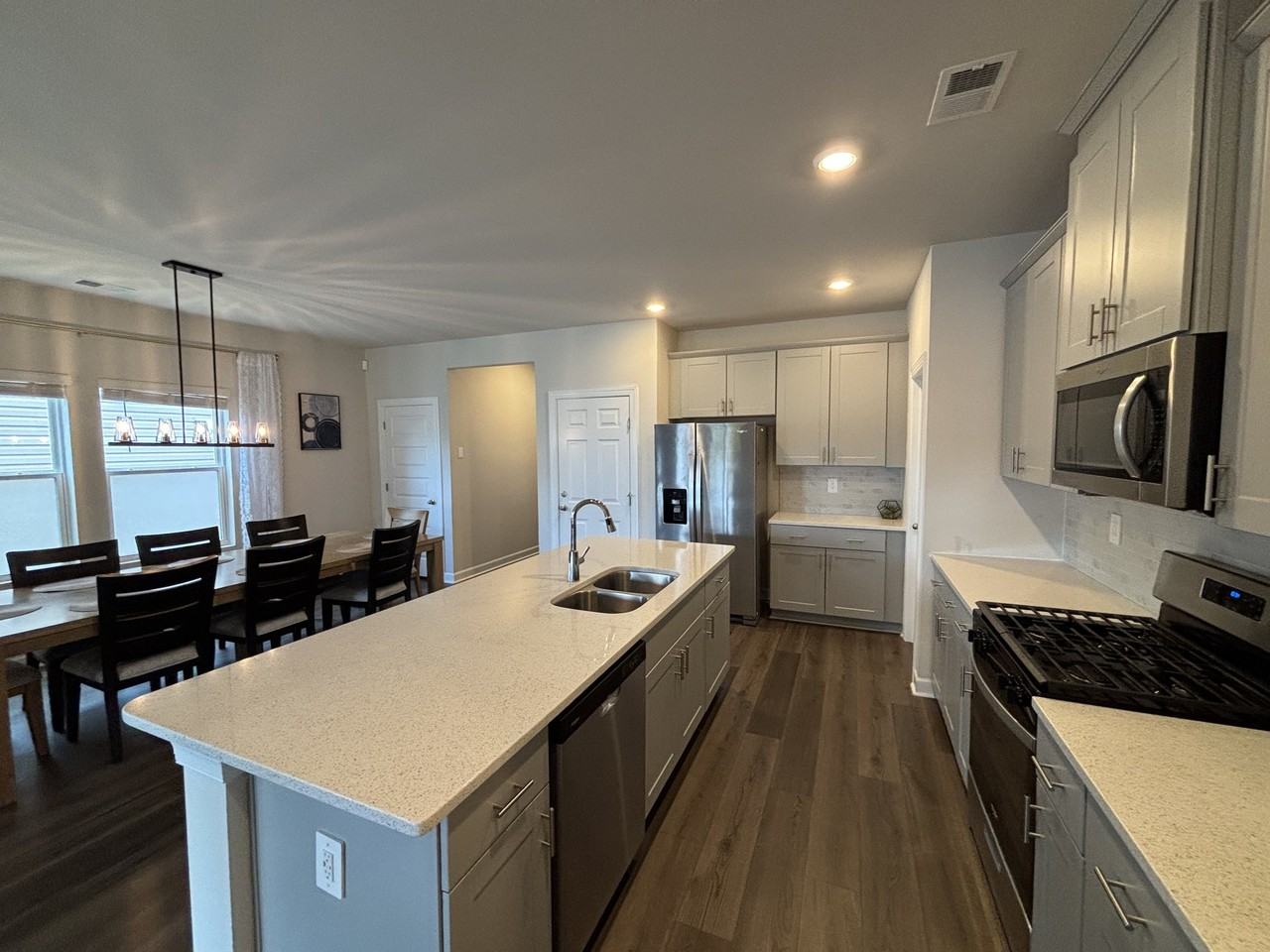 702 Whitebark Dr - Photo 5 of 18