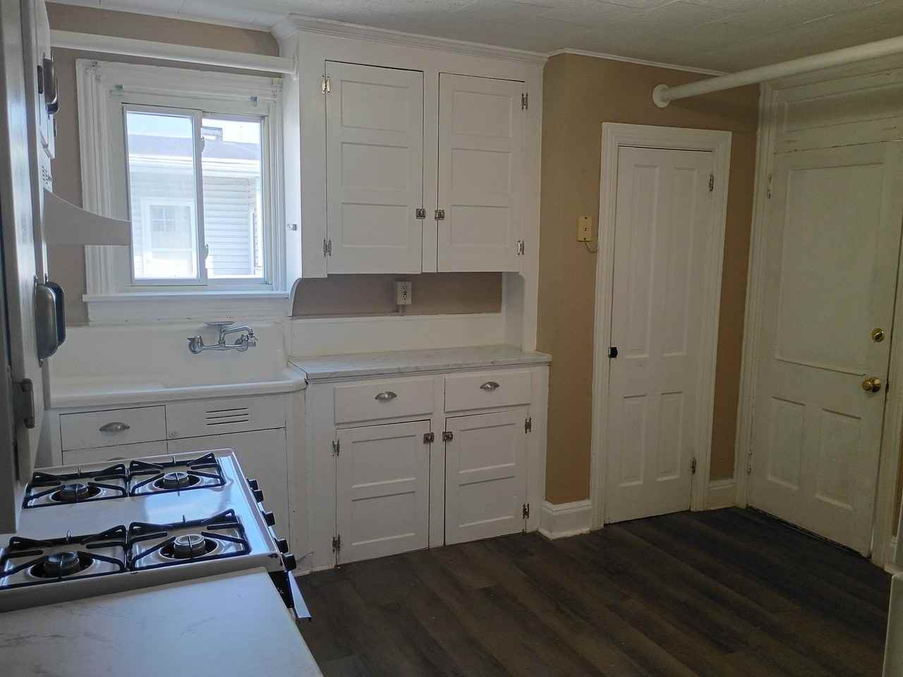 209 1/2 Reno Ave #2 - Photo 3 of 9