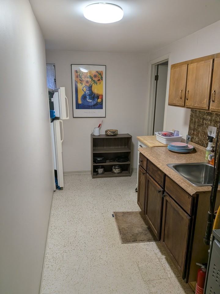2468 E Cavalier Dr - Photo 2 of 5