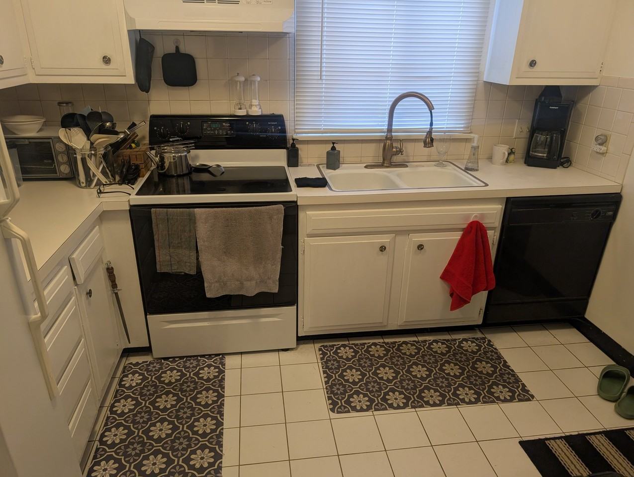 176 Garden Pkwy - Photo 3 of 8