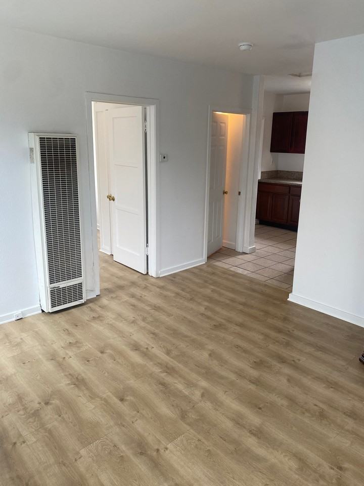 1712 W 82nd St #1712 - Photo 3 of 13
